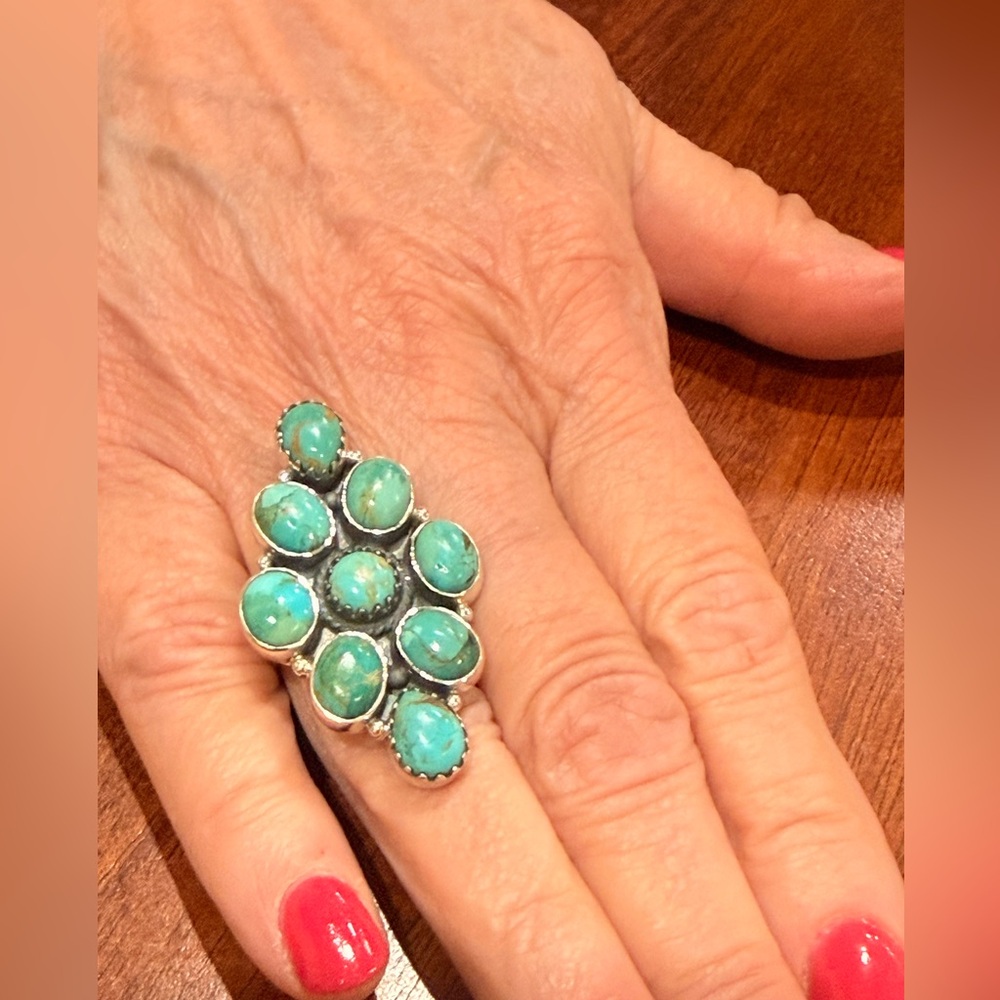 Kingman Turquoise Multi stone ring
.925 Sterling Silver - Picture 7 of 8